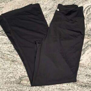Black Leggings l Medium